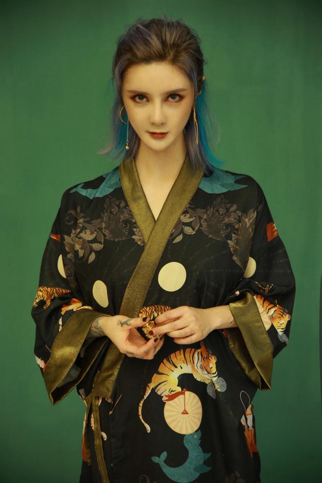 西红柿芝麻酥的做法_西红柿芝麻酥怎么做_最初的最美❤的菜谱‘火狐电竞官网’(图3) 火狐电竞平台