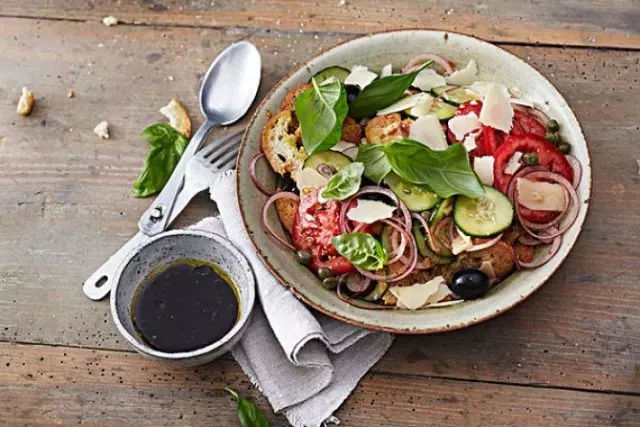 火狐电竞-梁建中—极具收藏价值的中国书画艺术界杰出人才(图2) 火狐电竞官网