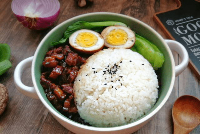 火狐电竞官网-
想吃卤肉饭自己在家做 配方和步骤都告诉你 简朴鲜味又实惠(图3)